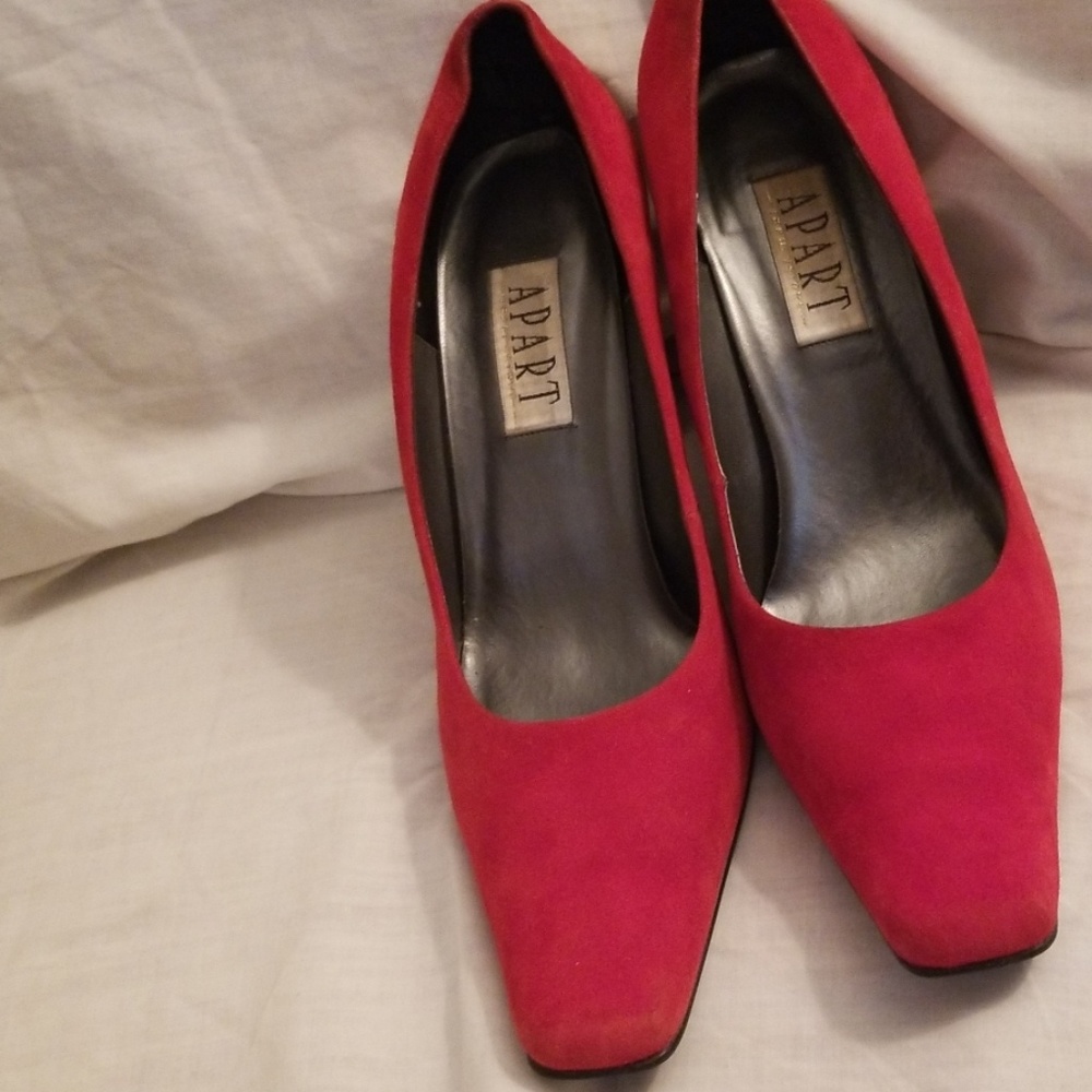 Shoes - Picture 2 of 3